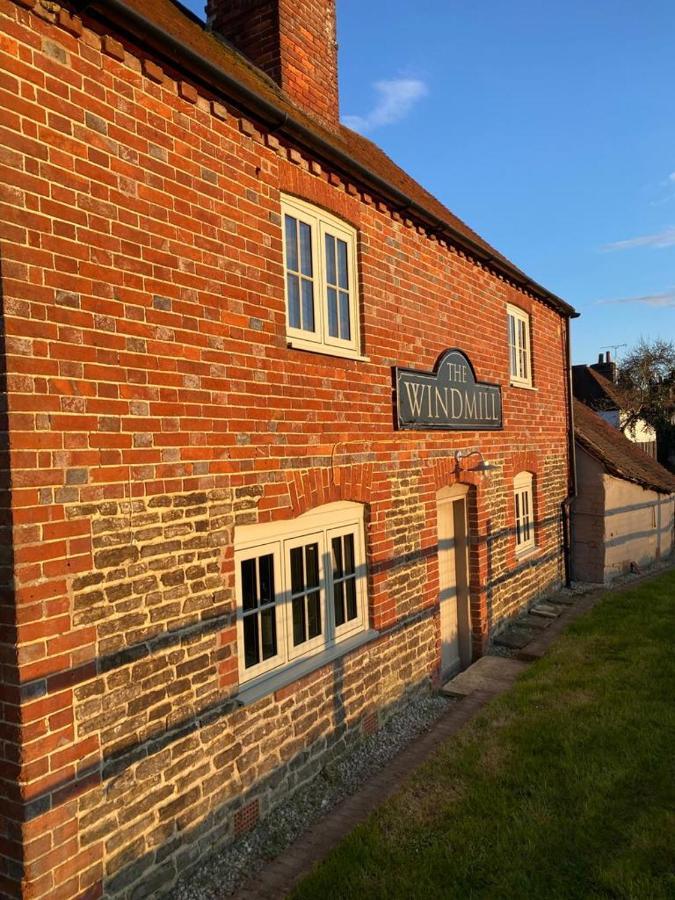 The Windmill Inn Horsham Bagian luar foto