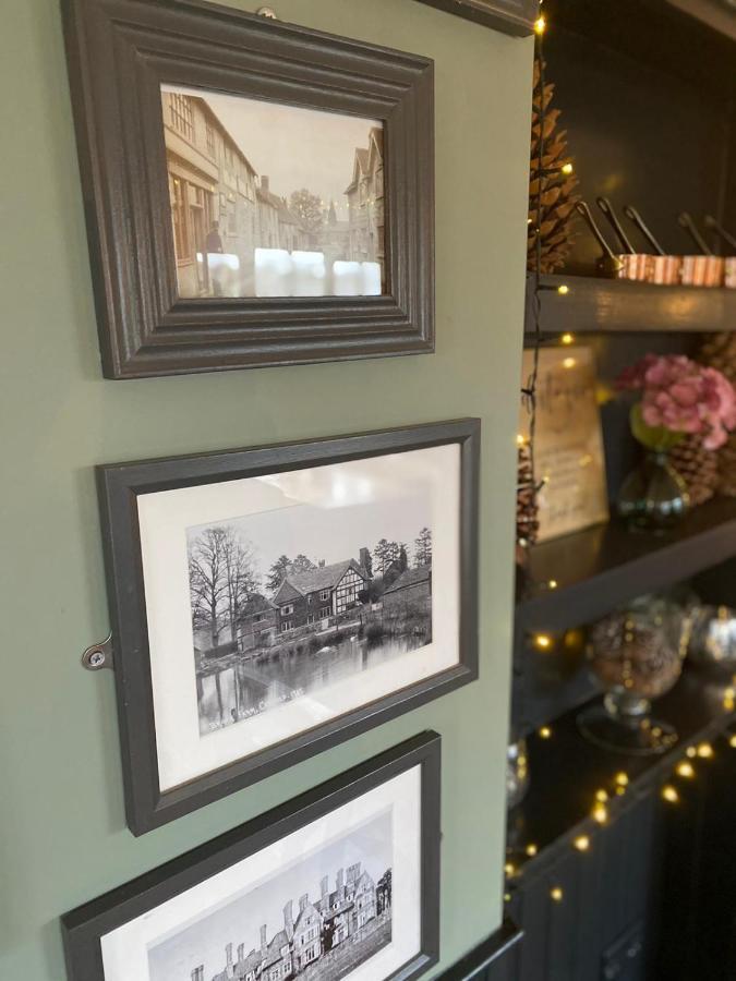 The Windmill Inn Horsham Bagian luar foto