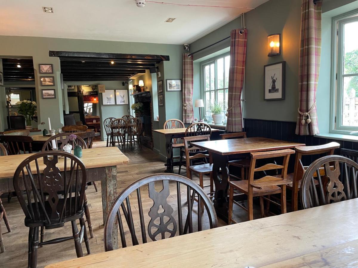 The Windmill Inn Horsham Bagian luar foto