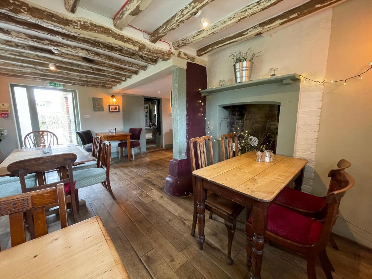 The Windmill Inn Horsham Bagian luar foto