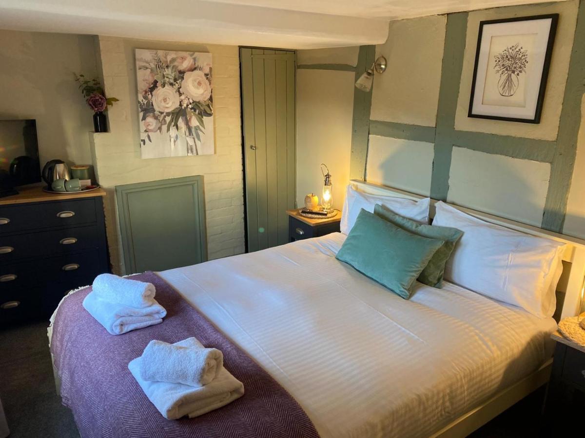 The Windmill Inn Horsham Bagian luar foto