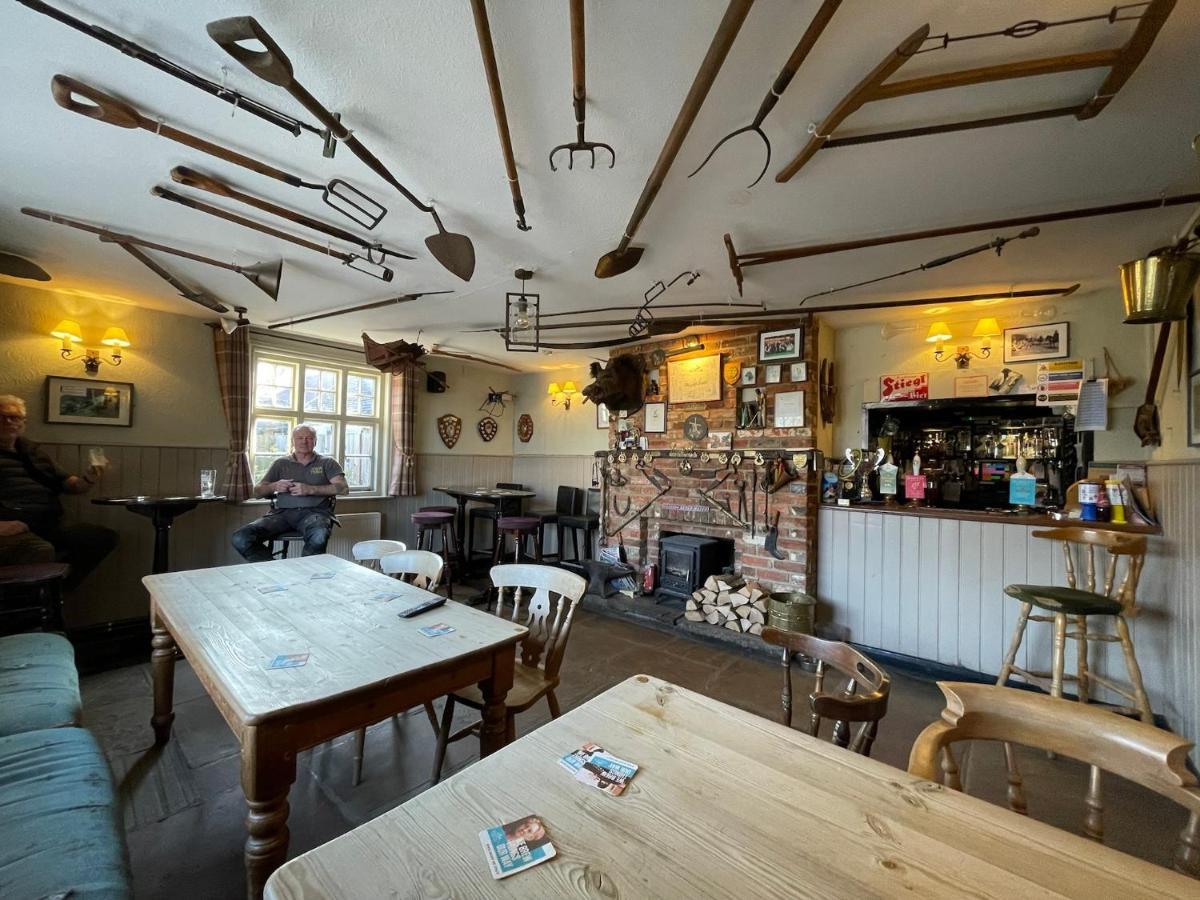 The Windmill Inn Horsham Bagian luar foto