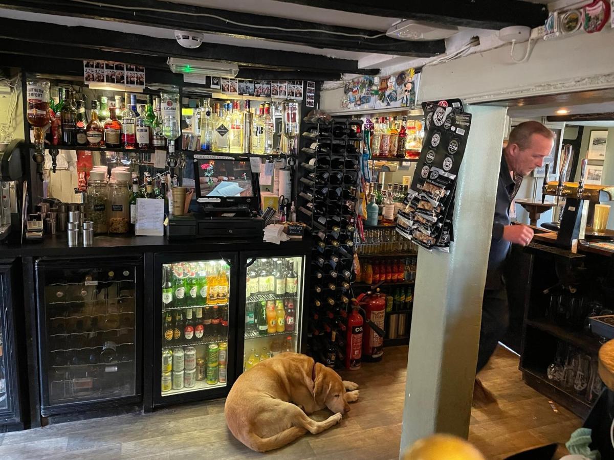 The Windmill Inn Horsham Bagian luar foto
