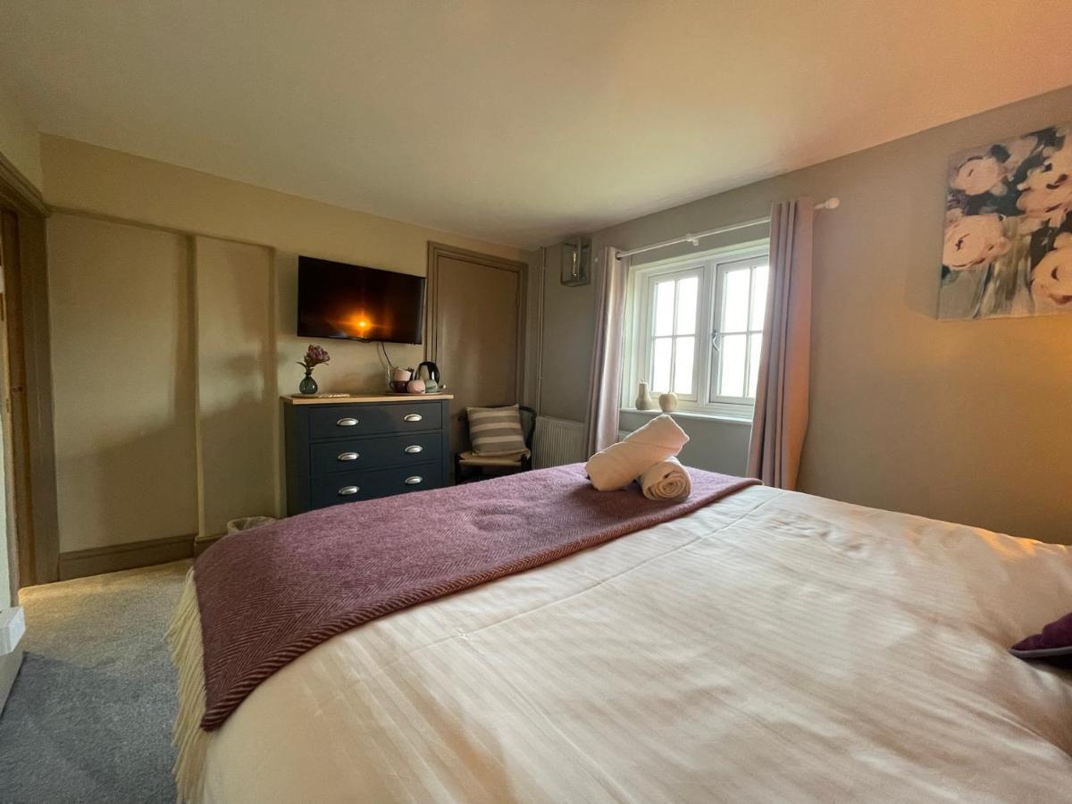 The Windmill Inn Horsham Bagian luar foto