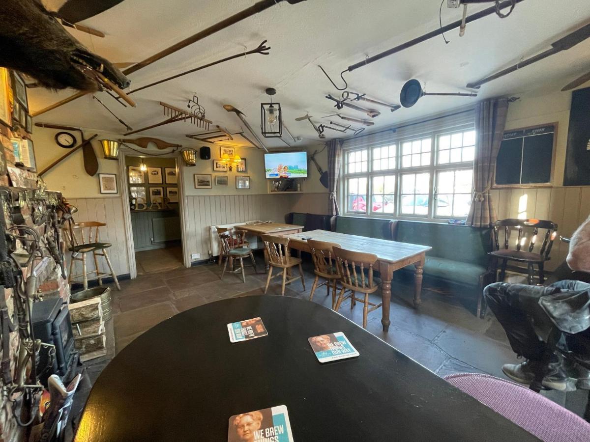 The Windmill Inn Horsham Bagian luar foto