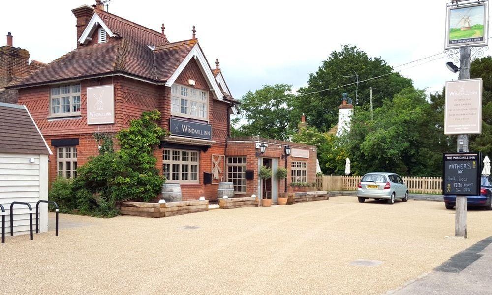 The Windmill Inn Horsham Bagian luar foto